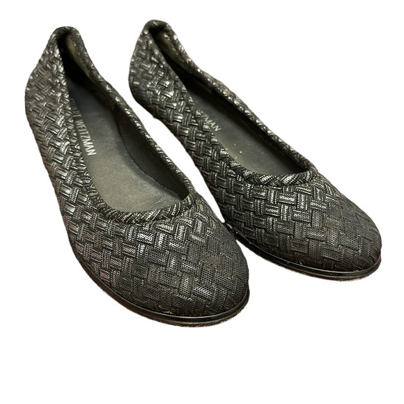 Stuart Weitzman women size 8.5, pre-owned. - Picture 2 of 5